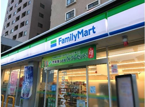 コンビニ　ファミリーマートアスロード横浜生麦店（コンビニ）まで170m