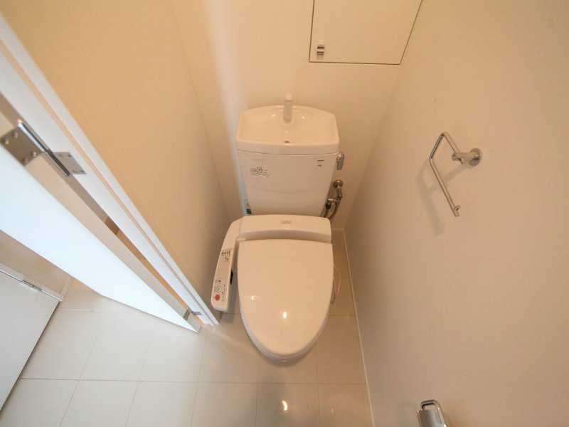 トイレ　温水洗浄暖房便座付トイレ