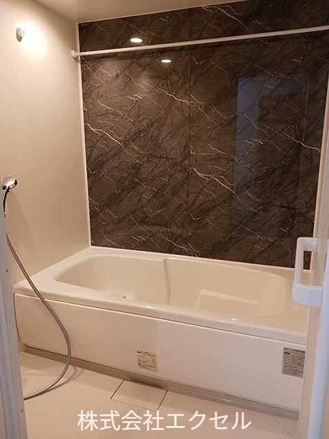 バス・シャワールーム　追い焚き・浴室乾燥付きです。