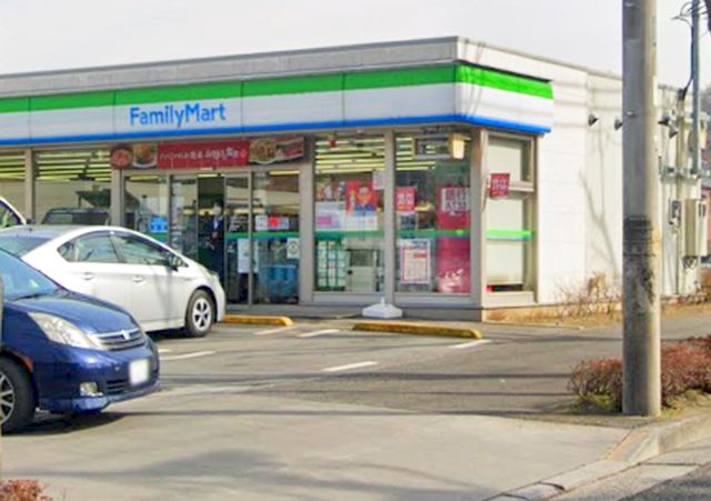 コンビニ　ファミリーマート 八王子西インター店（コンビニ）まで494m