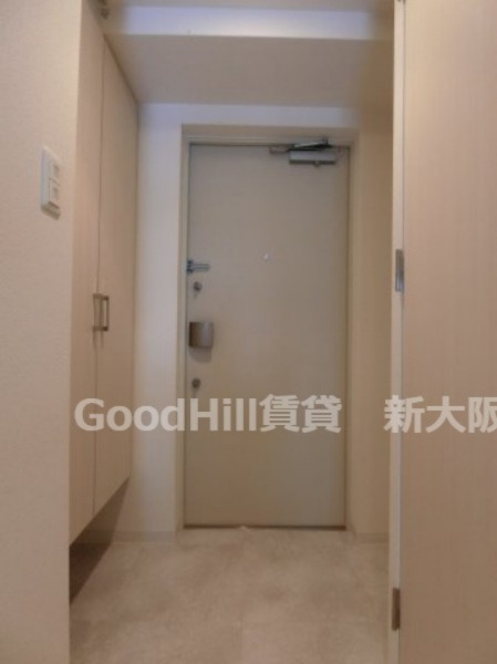 玄関　アドバンス新大阪ラシュレ