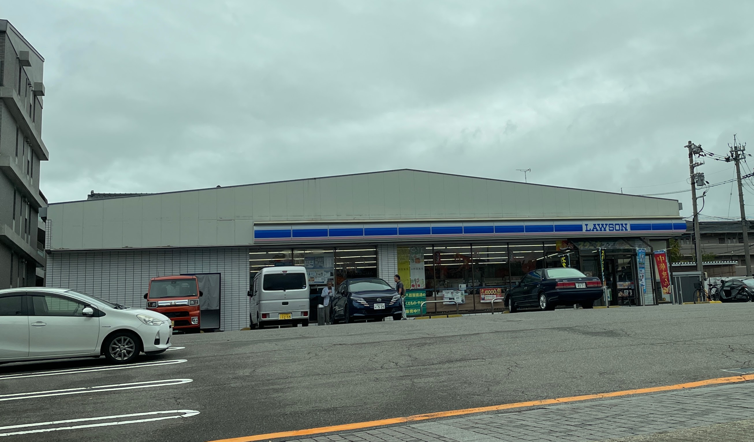 コンビニ　ローソン金沢もりの里南店（コンビニ）まで842m