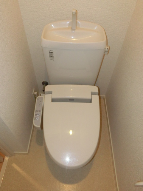 トイレ　シャワートイレ完備