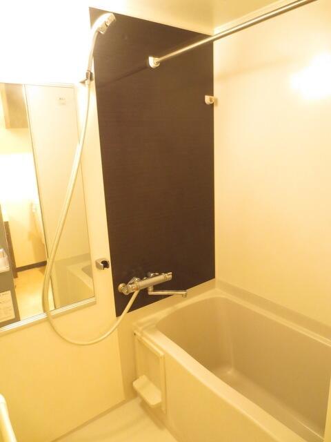 バス・シャワールーム　ゆったり過ごせるお風呂です