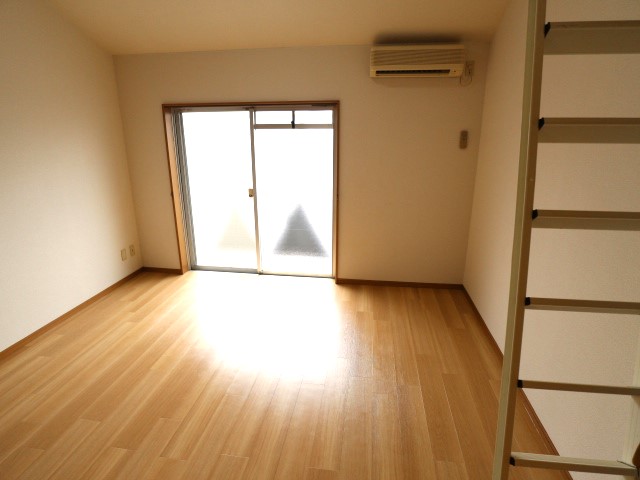 居室・リビング　同物件同タイプ