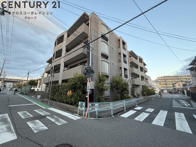 建物外観　オートロック付きで安心のセキュリティ♪