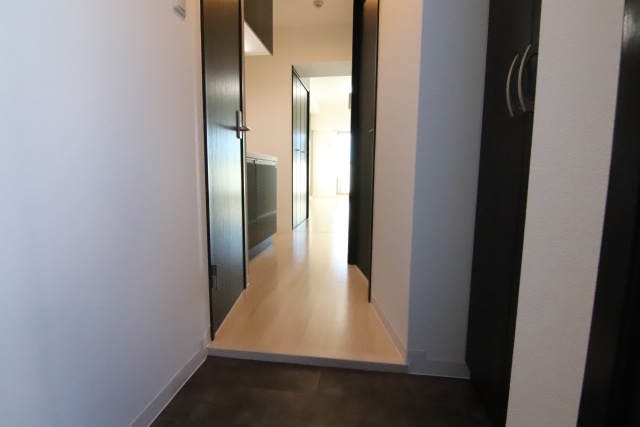 玄関　※別室の参考写真の為、現況優先です。