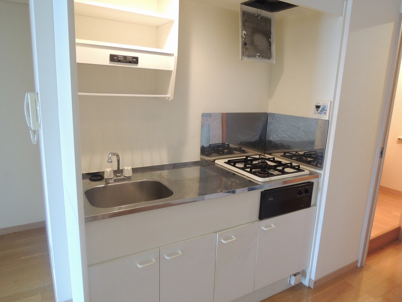 キッチン　同物件別室の参考写真です。現状を優先します。