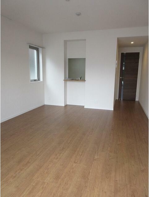 居室・リビング　こちらのリビングで趣味の時間をお楽しみください♪