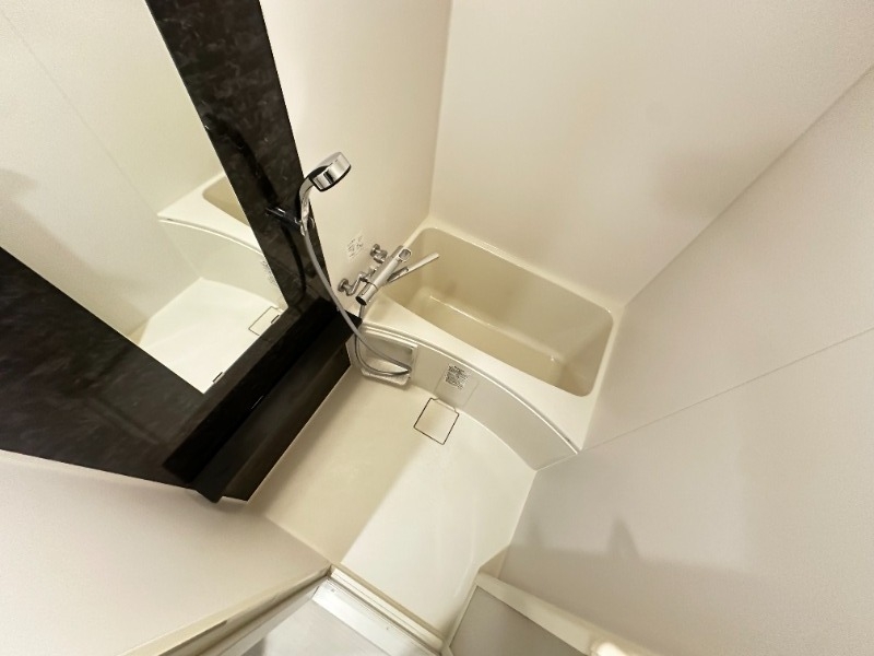 バス・シャワールーム　お湯に浸かって１日の疲れを癒してください