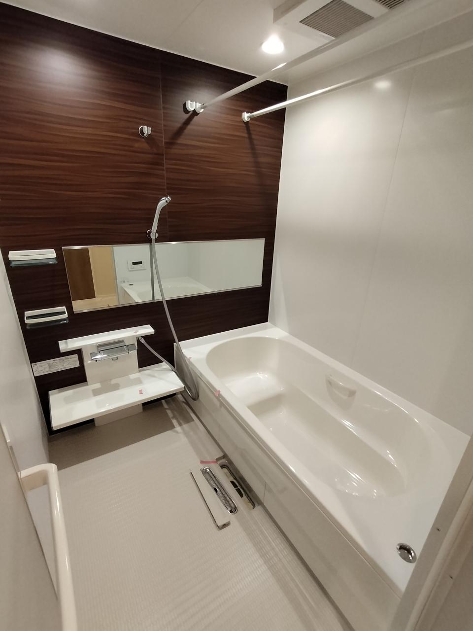 バス・シャワールーム　浴室追い焚き乾燥機