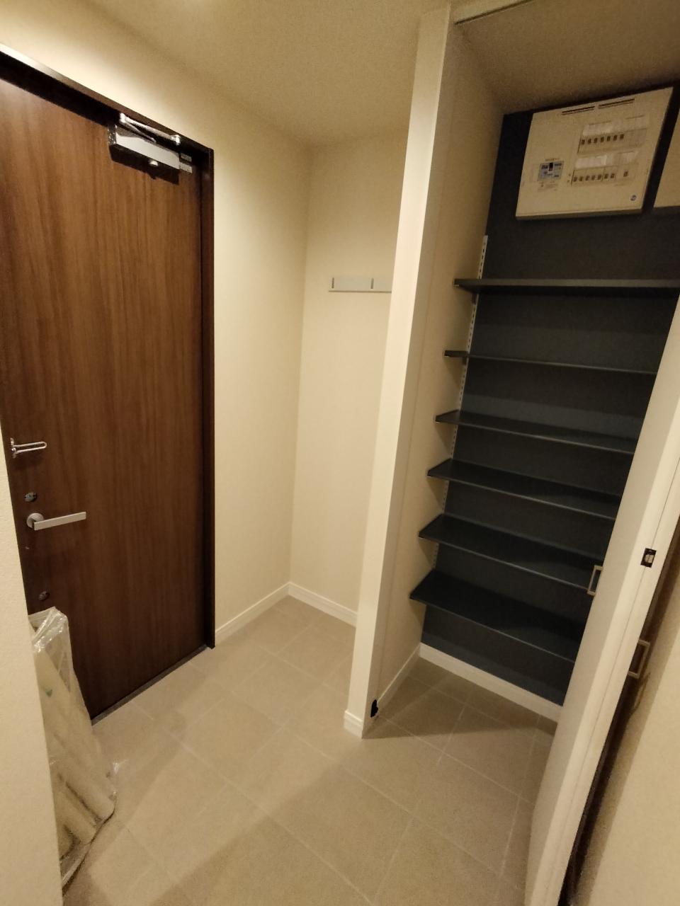 玄関　シューズボックス