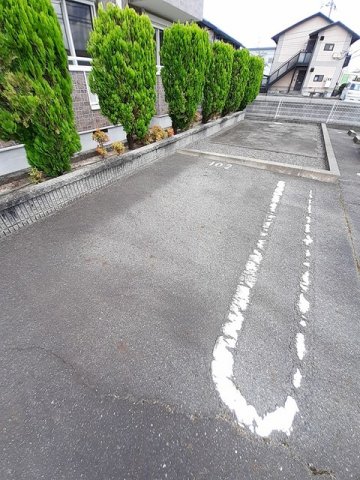 駐車場　車をお持ちの方に嬉しい駐車場付きの物件です
