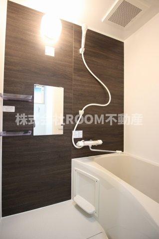 バス・シャワールーム　落ち着いた空間のお風呂です