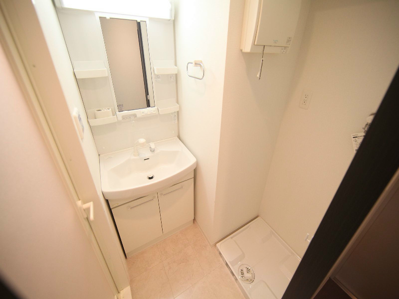 洗面設備　脱衣所　独立洗面台（シャンプードレッサー）洗濯機用意できます