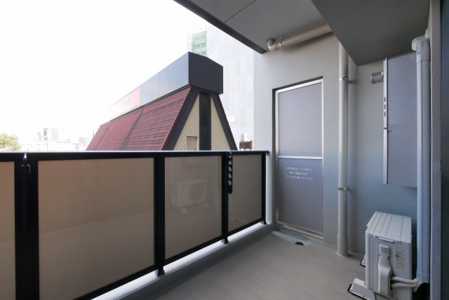 バルコニー　お洗濯にも便利なバルコニー付き