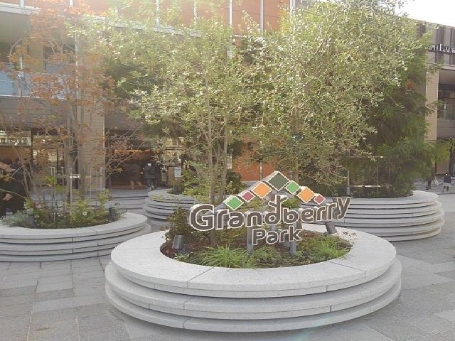 ショッピングセンター　南町田グランベリーパーク（ショッピングセンター）まで2000m
