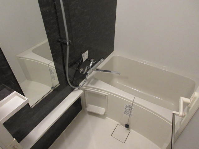 バス・シャワールーム　※別部屋参考写真