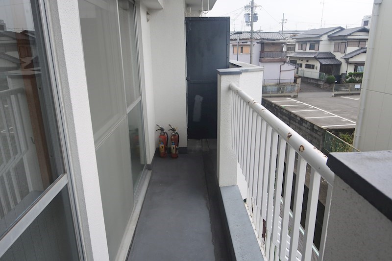 バルコニー　明るいベランダ