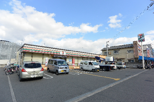 コンビニ　セブンイレブン 枚方楠葉朝日3丁目店（コンビニ）まで195m