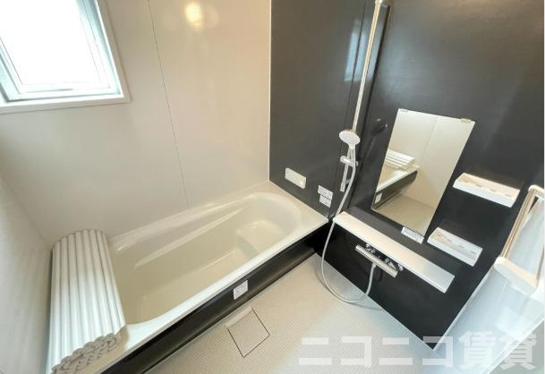 バス・シャワールーム　広めのバスタブ