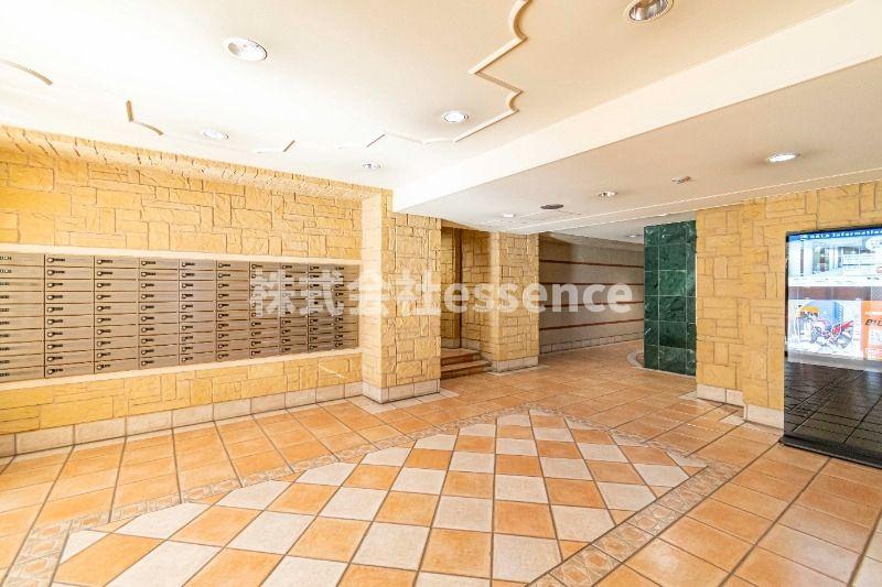 ロビー　弊社ではオンライン対応・現地対応可能です♪