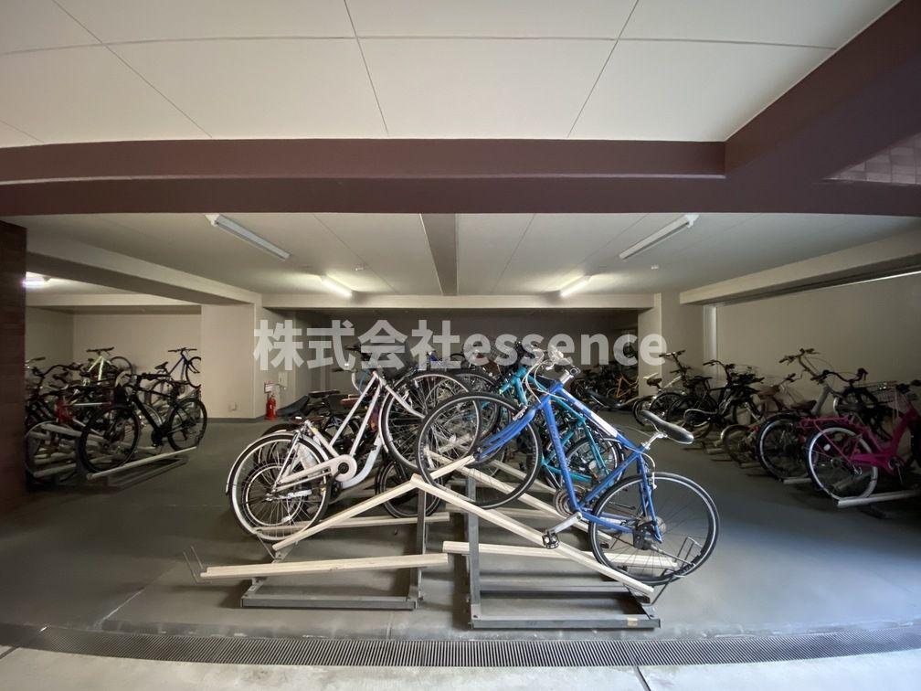 駐車場　弊社ではオンライン対応・現地対応可能です♪