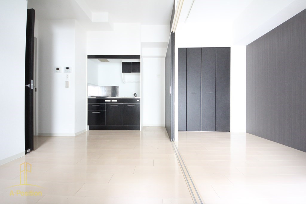 居室・リビング　セレニテ本町ROJI02