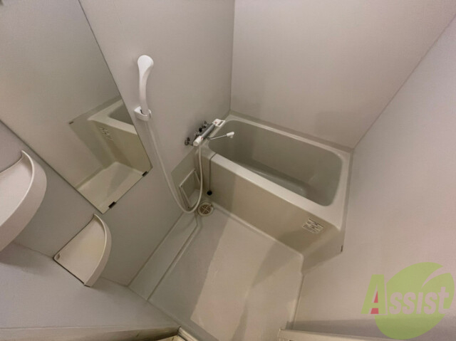 バス・シャワールーム　お風呂になります。一日の疲れを癒してくださいね。