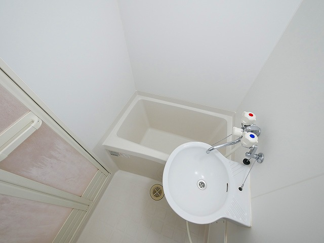 洗面設備　コンパクトで使いやすい洗面所