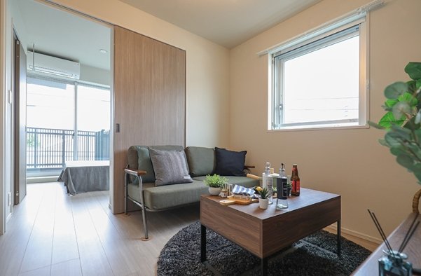 居室・リビング　写真は同タイプ住居です。