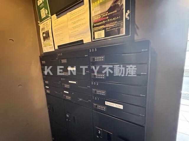 居室・リビング　こちらの居間で趣味の時間をお楽しみください