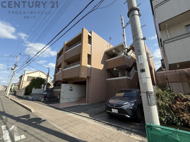 建物外観　オートロック付きでセキュリティ安心！宅配BOX付きで便利！