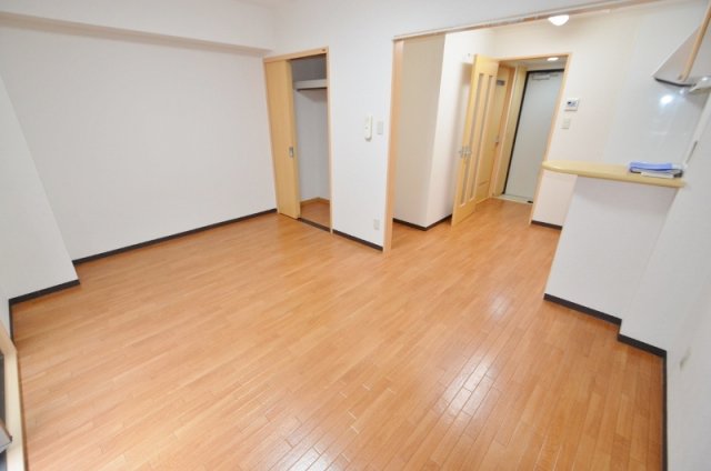 居室・リビング　エアコン付きで初期費用を抑えられます♪