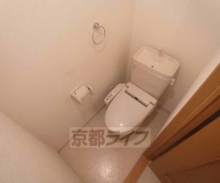 トイレ　清潔感のある洋式トイレです。