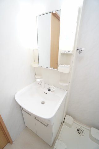 洗面設備　同物件・反転タイプの写真です。
