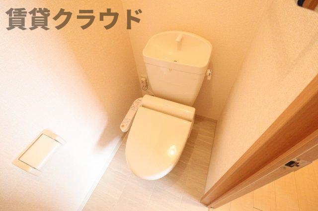 トイレ　人気の温水洗浄便座！