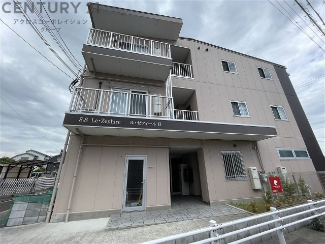 建物外観　オートロック付き安心！宅配BOX付きで便利！