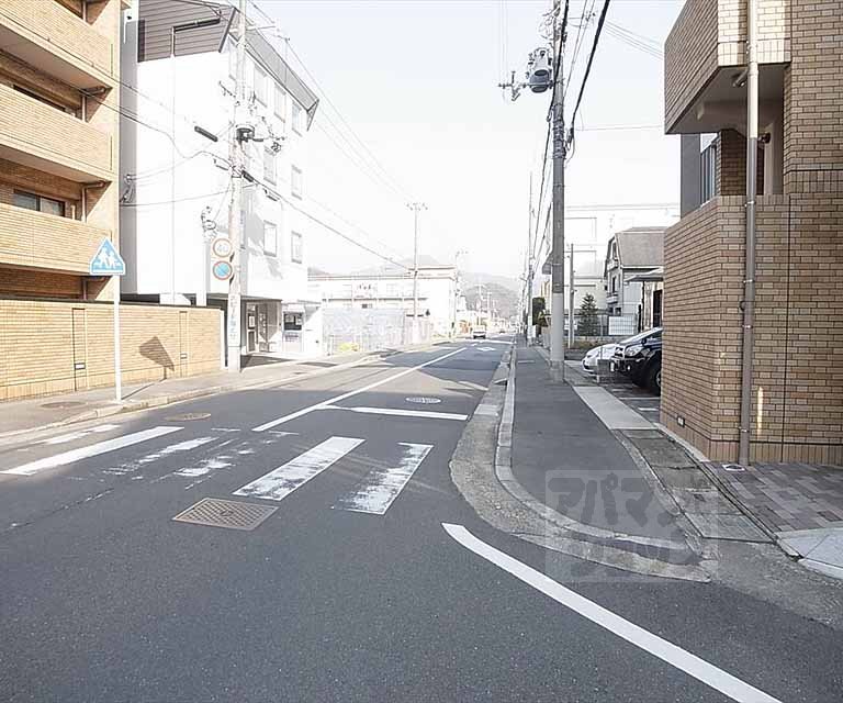 その他　前面道路です。