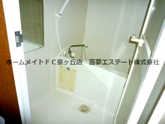 バス・シャワールーム　落ち着いた空間のお風呂です