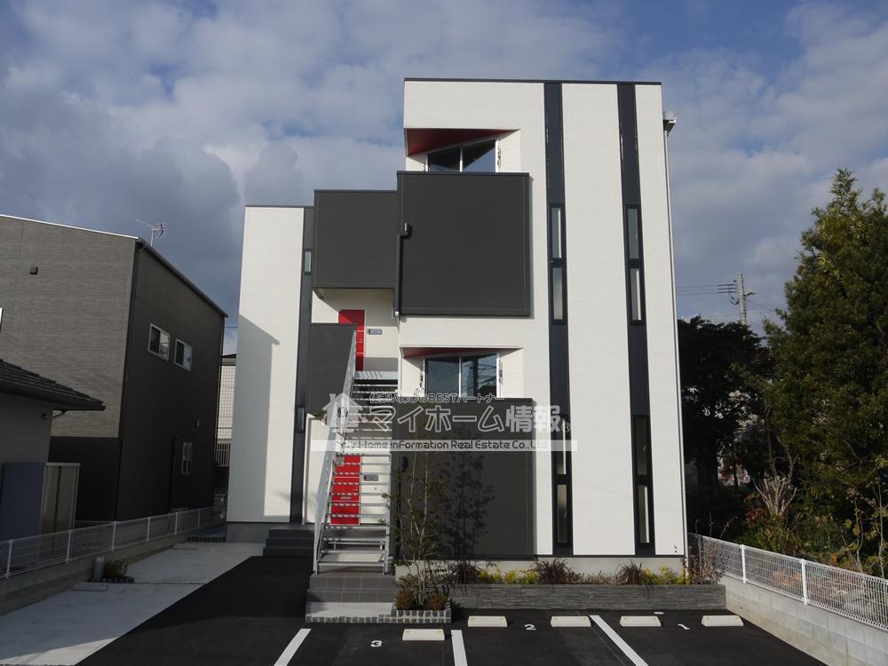 建物外観　シャープなデザインが印象的な洗練の住まい
