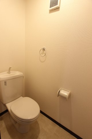 トイレ　参考写真です。現況優先。