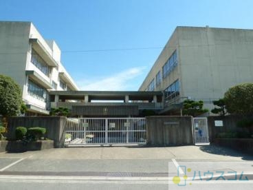 小学校　茨木市立太田小学校（小学校）まで939m