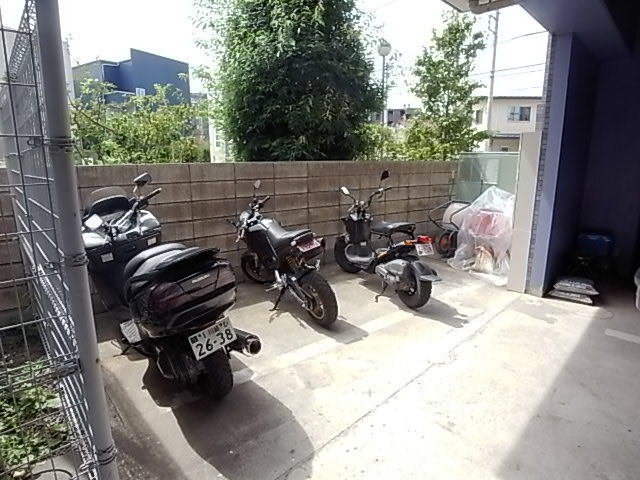 駐車場　バイク置場