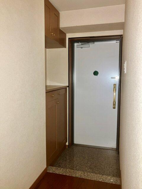 玄関　※別部屋参考写真