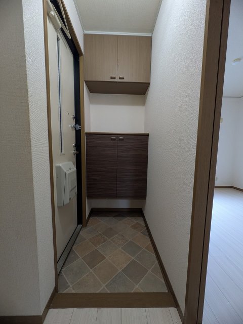 玄関　同物件別号室の写真