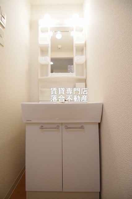 洗面設備　独立洗面化粧台付き