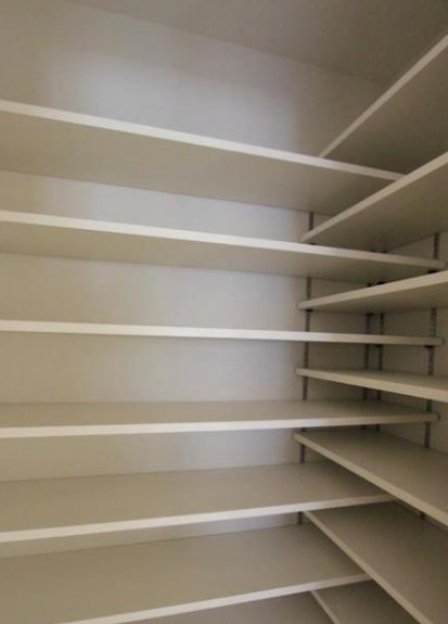 玄関　別部屋の画像を使用しております。