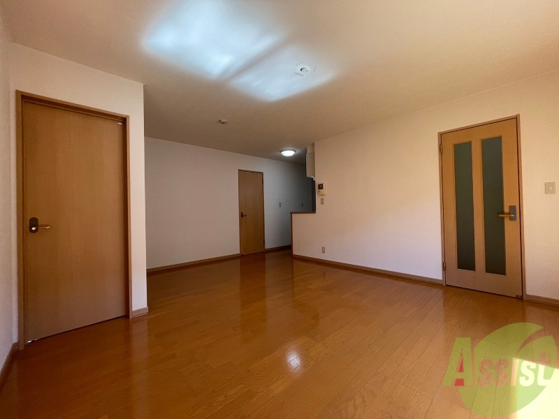 居室・リビング　広くてキレイなお部屋が広がっていて、充実した生活が送れそう。