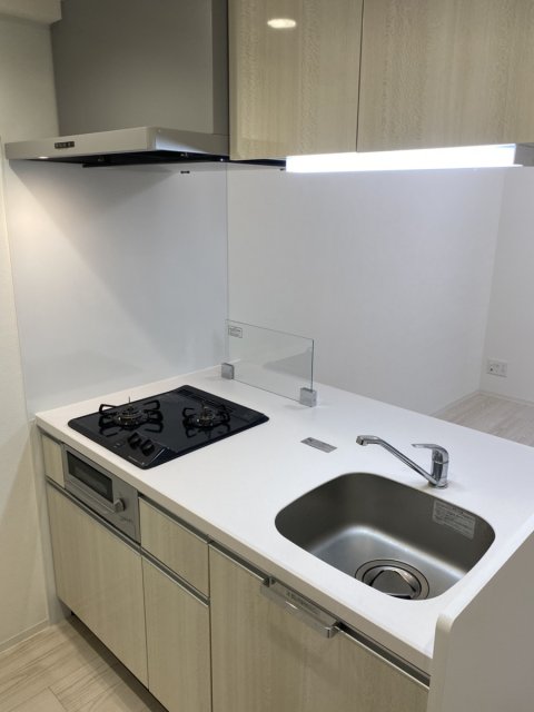 キッチン　※別部屋参考写真、現況優先※